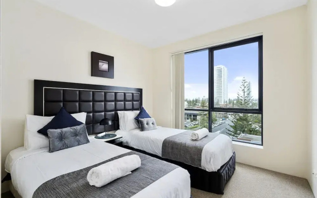 Broadbeach on the Park - We Accommodate