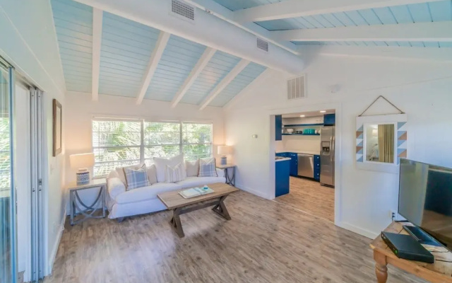Cole Bin 3 Bedroom Home by RedAwning