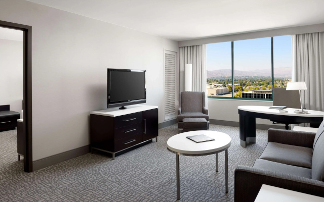 Hilton Woodland Hills / Los Angeles