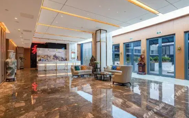 He Hotel