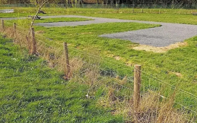 Green Dragon and Kitchen Pod - Sleeps 2 & Parking