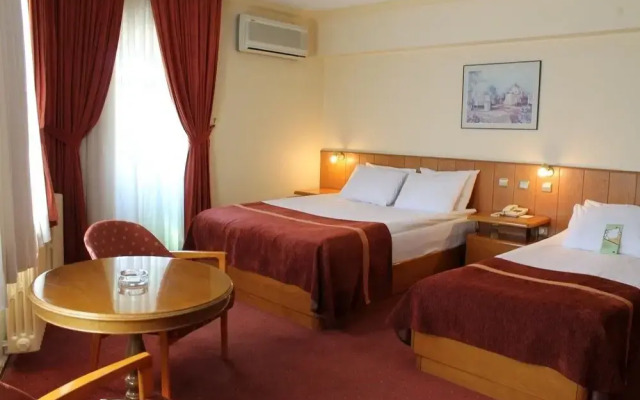 Segmen Hotel