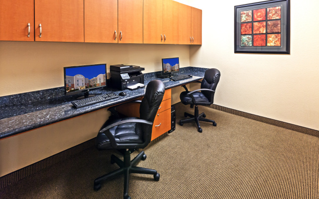 Candlewood Suites Pearland by IHG