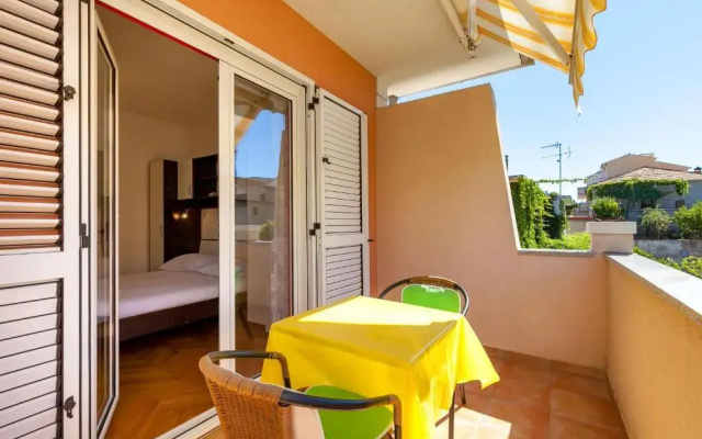 Apartments and Rooms Dobrila
