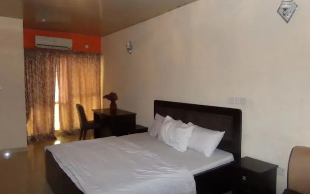 Royalty Place Hotel