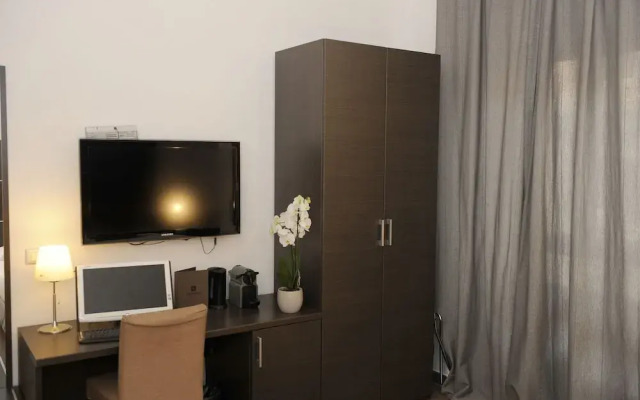 Le M Apartment