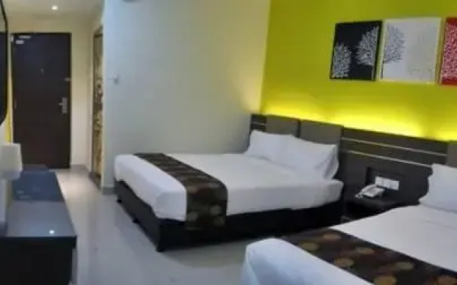 GM Holiday Hotel