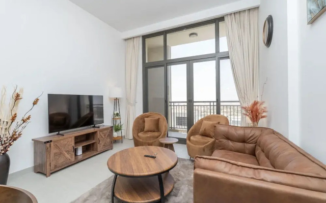 Stunning 1 BR With Pool View in Rawda Apartments