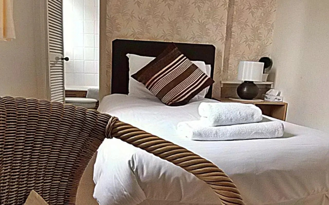 Windsor Lodge Hotel