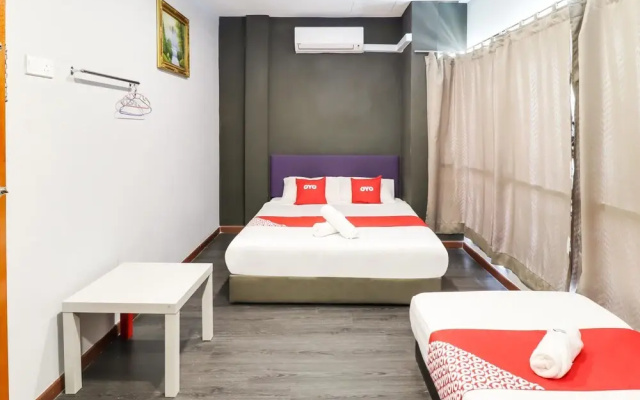 OYO 89381 Moonnight Hotel