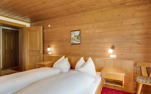 Spacious Apartment in Kappl