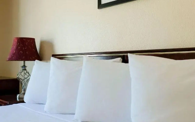 The Monarch Inn