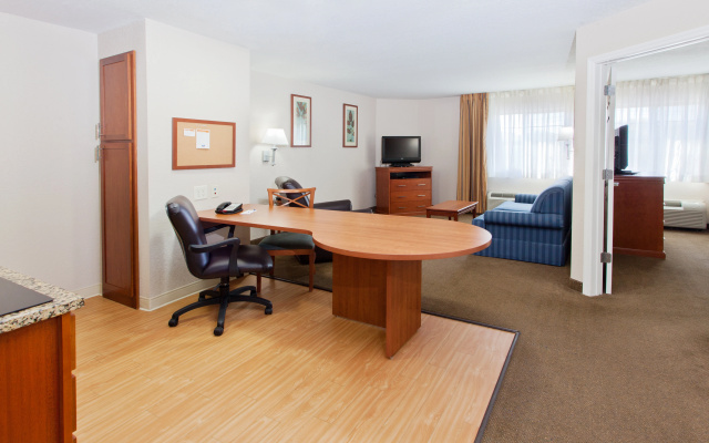 Candlewood Suites Lexington by IHG