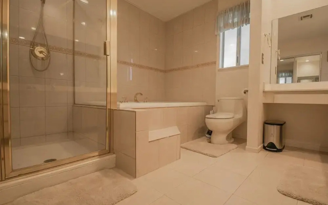 Luxurious 5BR near Las Vegas Strip