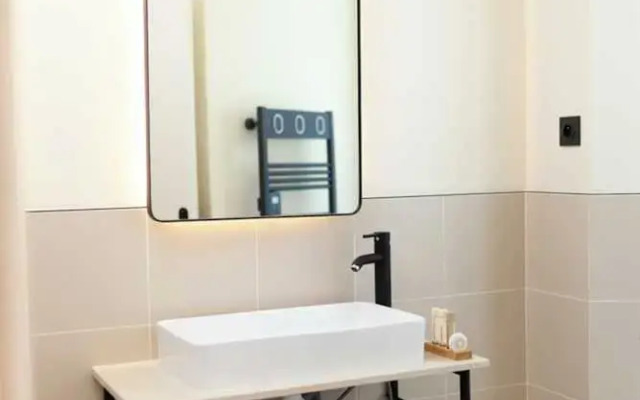 Hotel Tinah: Elegance and Comfort Near the Champs-elysees