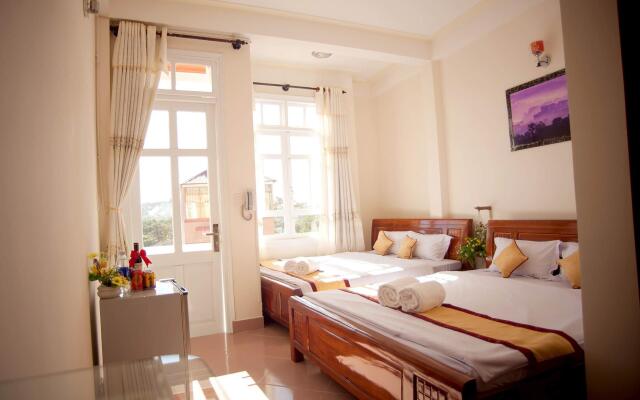 Happy Day 3 Hotel Далат комната для гостей