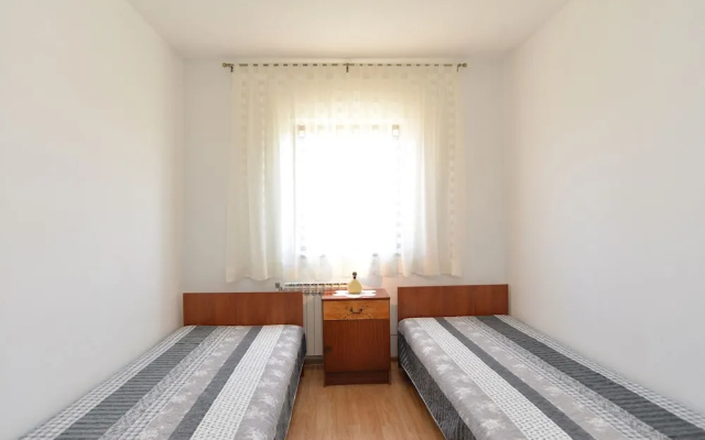 Apartment 1899