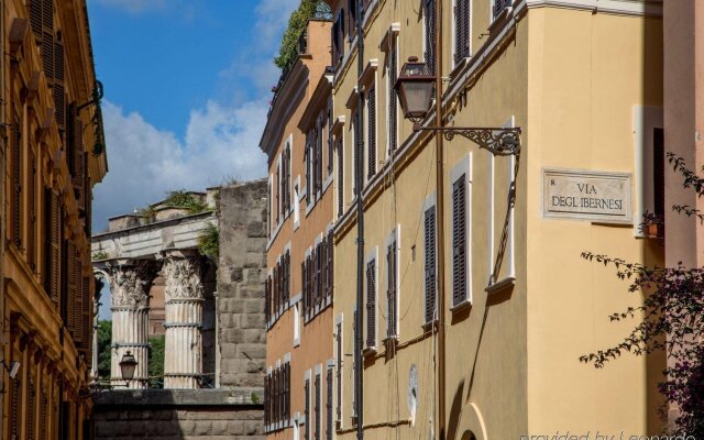Отель The Inn At The Roman Forum Рим вид на фасад