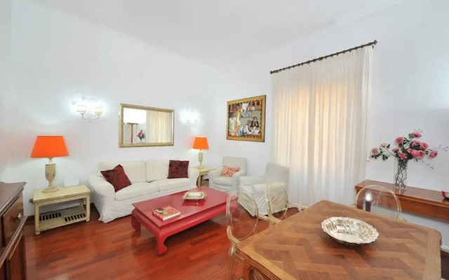 Elegant and Large 3beds Flat Beside Piazza Popolo