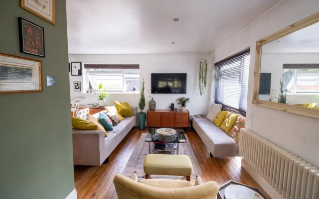 Fantastic 2BD House in the Heart of Dulwich