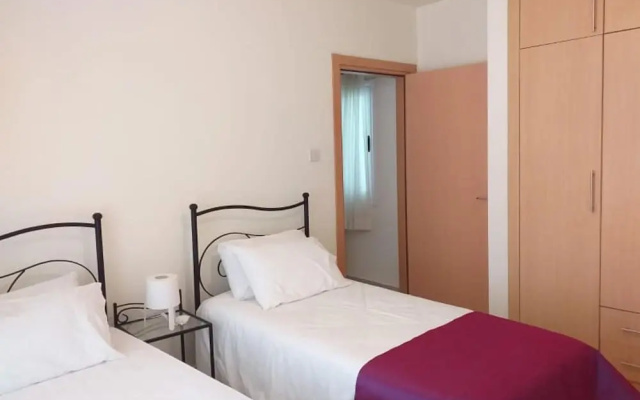 Sunrise Beach Club-sleeps 6-aircon-sea View