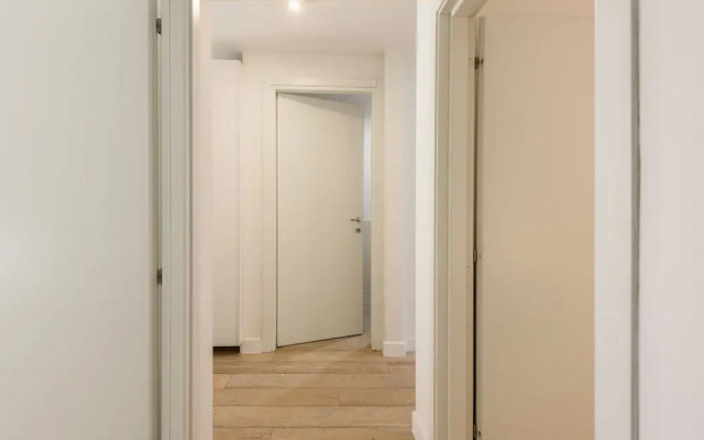 Novella Contemporary Apartment by Mmega