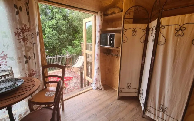 La Roulotte Au Coeur du Maquis (Adults Only)