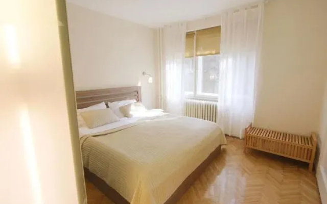 Business & Travel Apartments