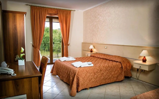 Elia Hotel