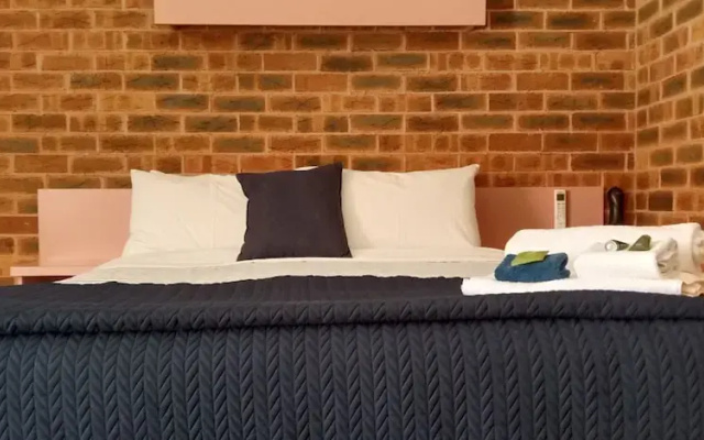 The Lydoun Motel