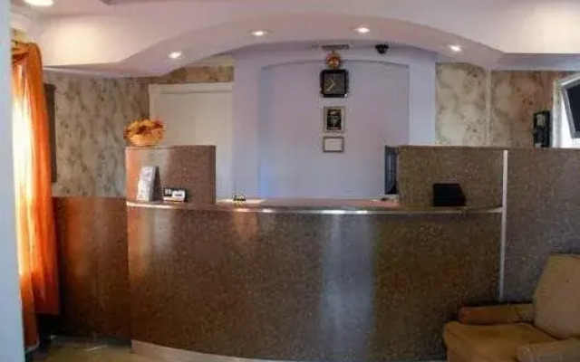 Ambassador Inn & Suites