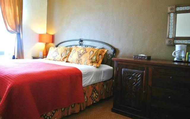 The Holland Hotel