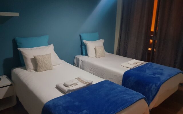 Отель Bright Spacious Lisbon комната для гостей