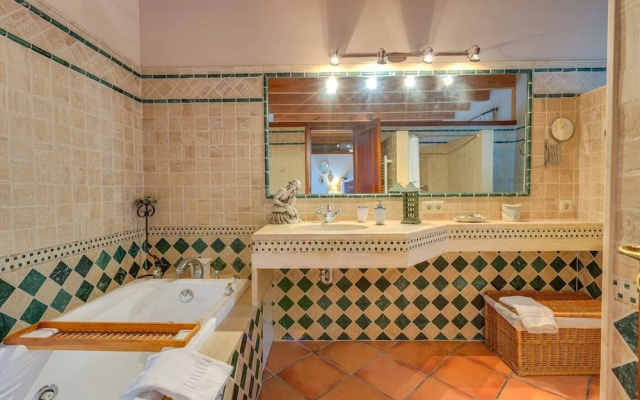 New! Villa Alaro by Priority