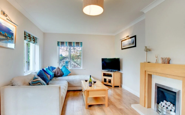 Luxurious Holiday Home in Saundersfoot With Fireplace