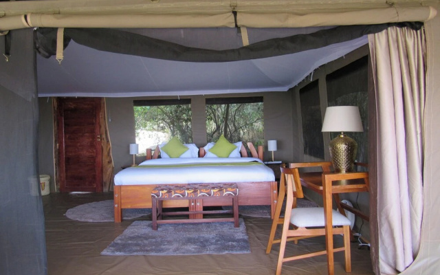 Ahadi Mara Camp