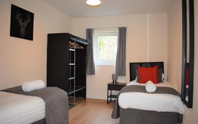 Kelpies Serviced Apartments Callum- 3 Bedrooms- Sleeps 6