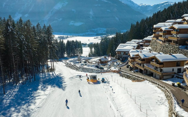 Alpine Chalet With Ski-in Access