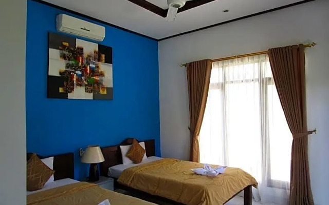 Yogi Beach Bungalow & Restaurant Lembongan