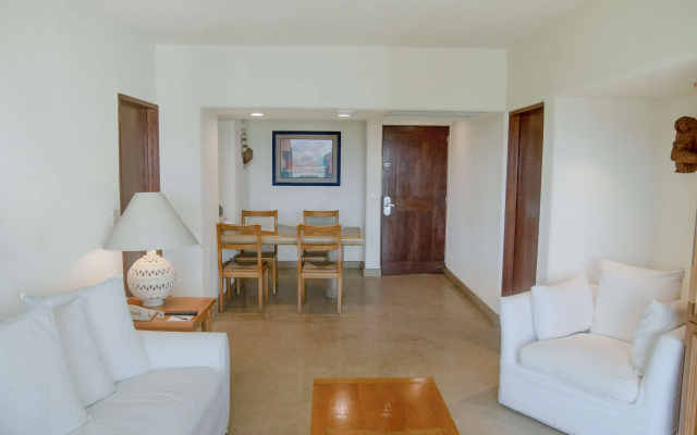 Emporio Ixtapa - with Optional All Inclusive