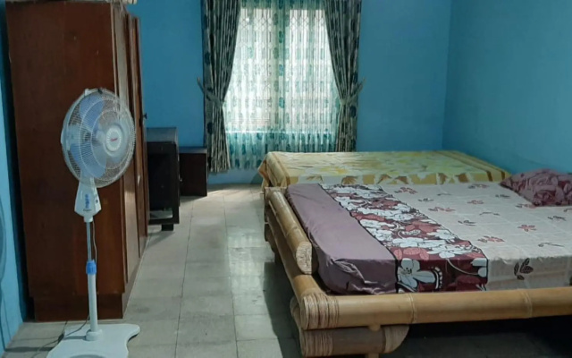 Ndalem Pakdhe Homestay