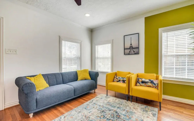 Vibrant Houston Getaway: 5 Mi to Downtown Aquarium