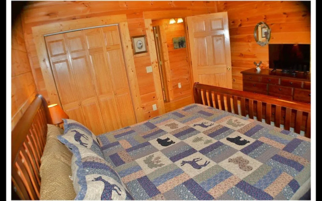 Eagles Point 3 Bedrooms 3 Bathrooms Cabin