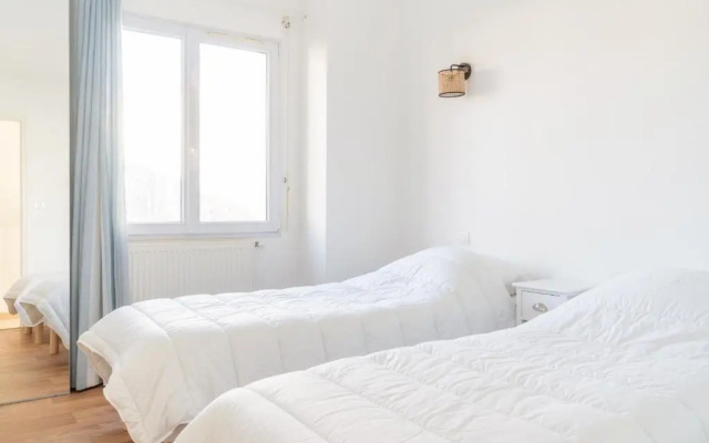 Maison de Bourg a Deux Pas de la Mer