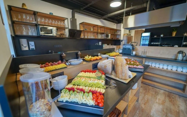 Hostel at 4750