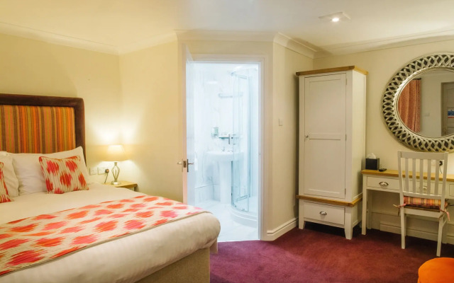 The Old Fourpenny Shop Hotel