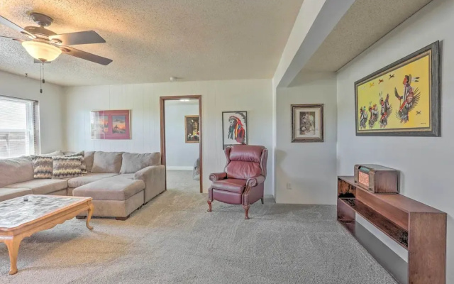 Peaceful Chadron Apartment in Historic Hotel!