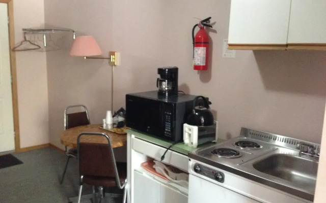 Mindemoya Motel