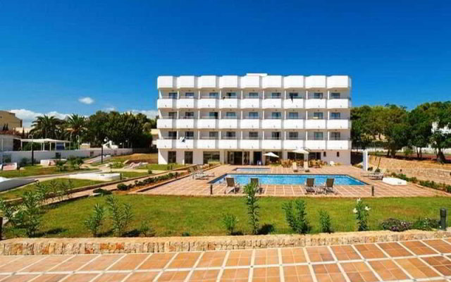 Отель Bon Sol Ibiza Prestige Испания, Сант Джордин де Сес Салинес - 1 отзыв об отеле, цены и фото номеров - забронировать отель Bon Sol Ibiza Prestige онлайн вид на фасад