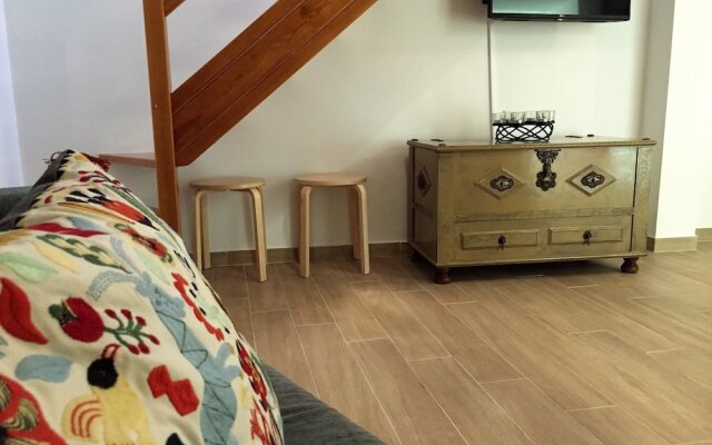 Отель Best Houses 16 - Charming New Great Loc.